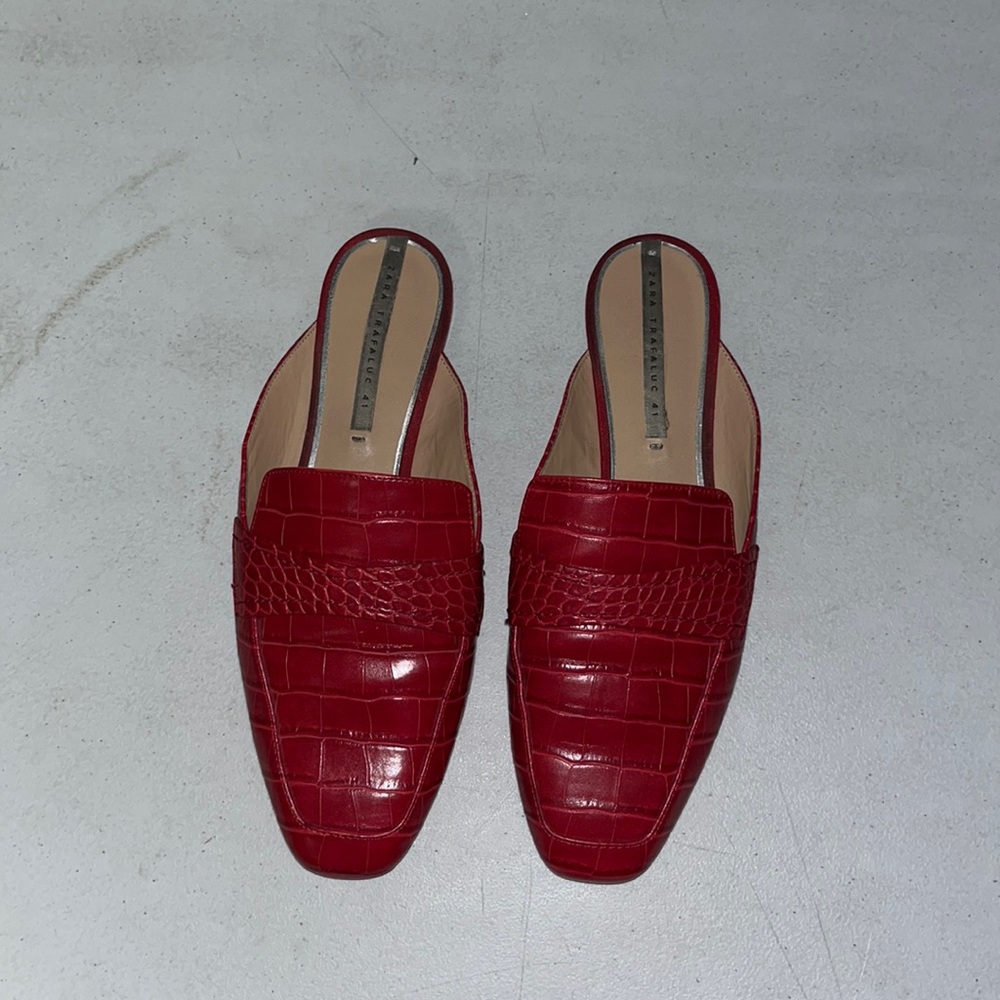 Zara | Croc Embossed Mules in Red